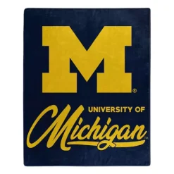 TheNorthwest Michigan Wolverines Signature Blanket