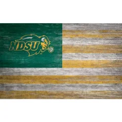 Fan Creations North Dakota State Bison Distressed Flag Sign